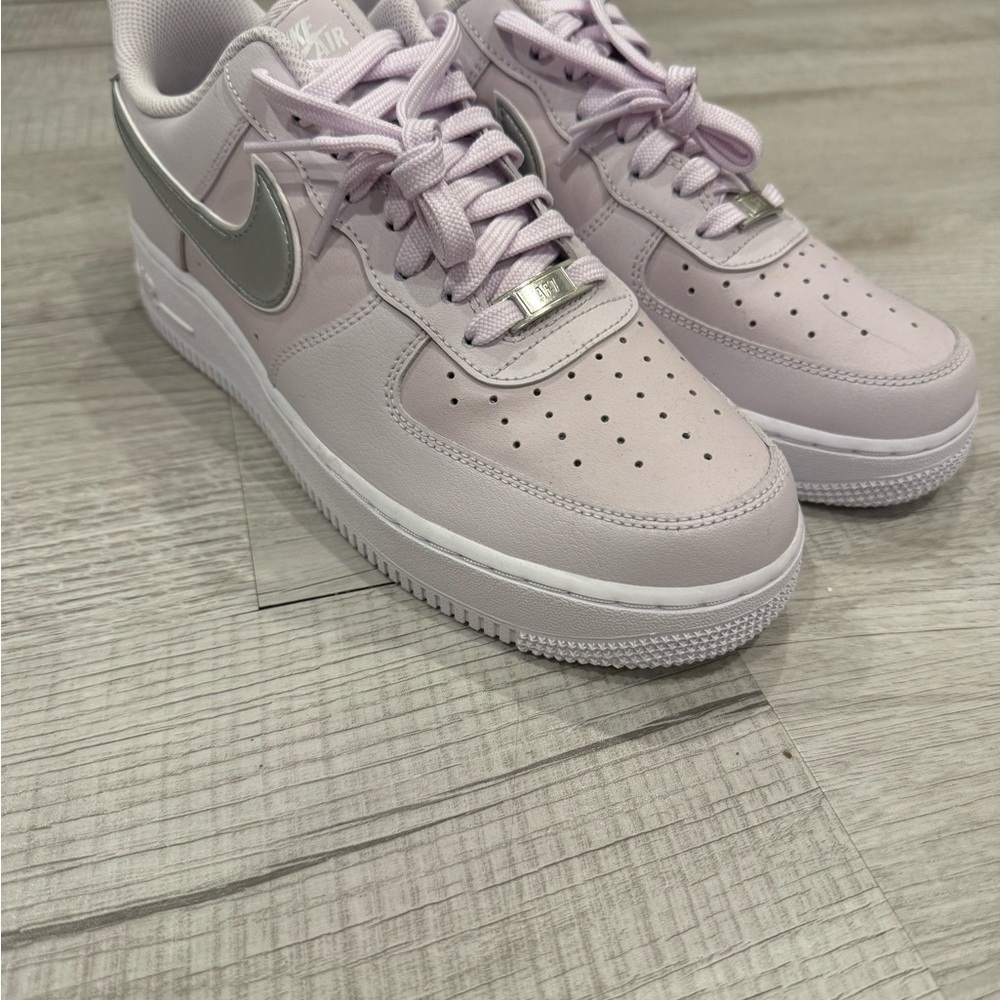 Nike Women's Sneakers - Light Purple and Metallic Silver